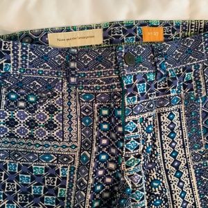 Funky corduroy skinny pants